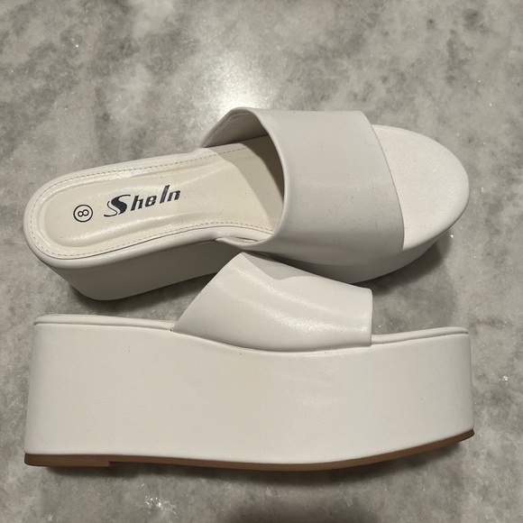 PLATFORM SANDALS - Picture 1 of 2